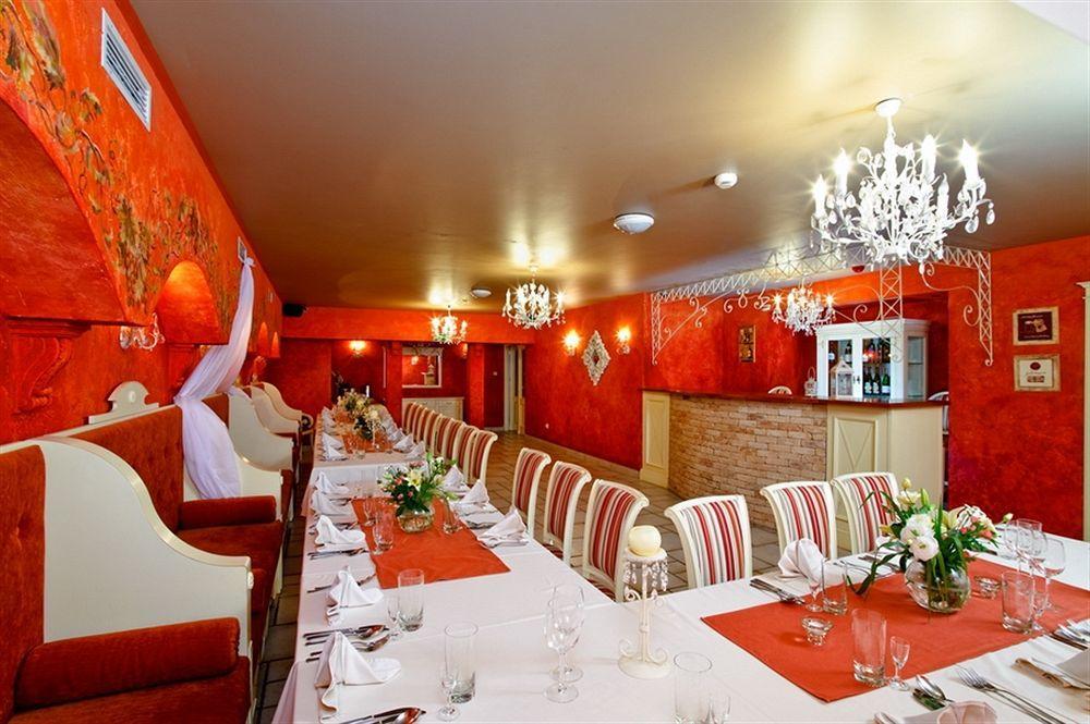 Villa Estera - Hotel & Restauracja Michałowice Eksteriør bilde