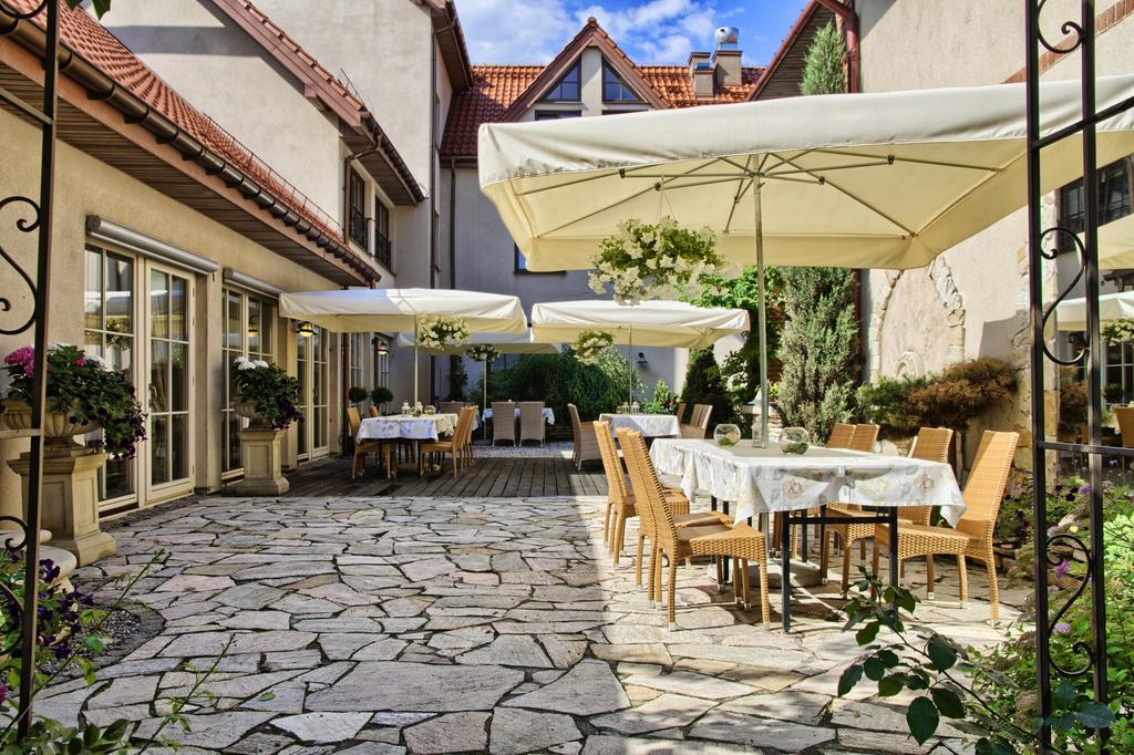 Villa Estera - Hotel & Restauracja Michałowice Eksteriør bilde