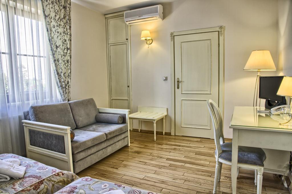 Villa Estera - Hotel & Restauracja Michałowice Eksteriør bilde