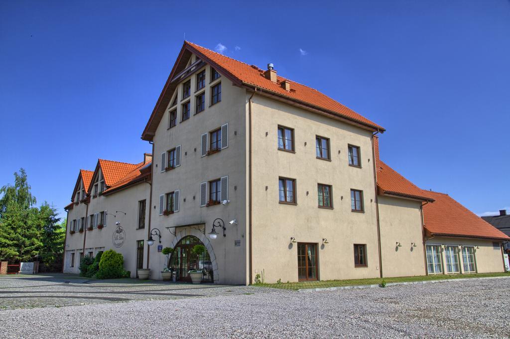 Villa Estera - Hotel & Restauracja Michałowice Eksteriør bilde