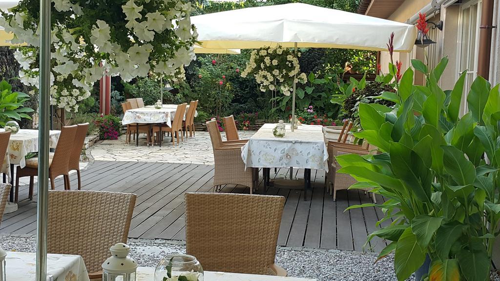 Villa Estera - Hotel & Restauracja Michałowice Eksteriør bilde