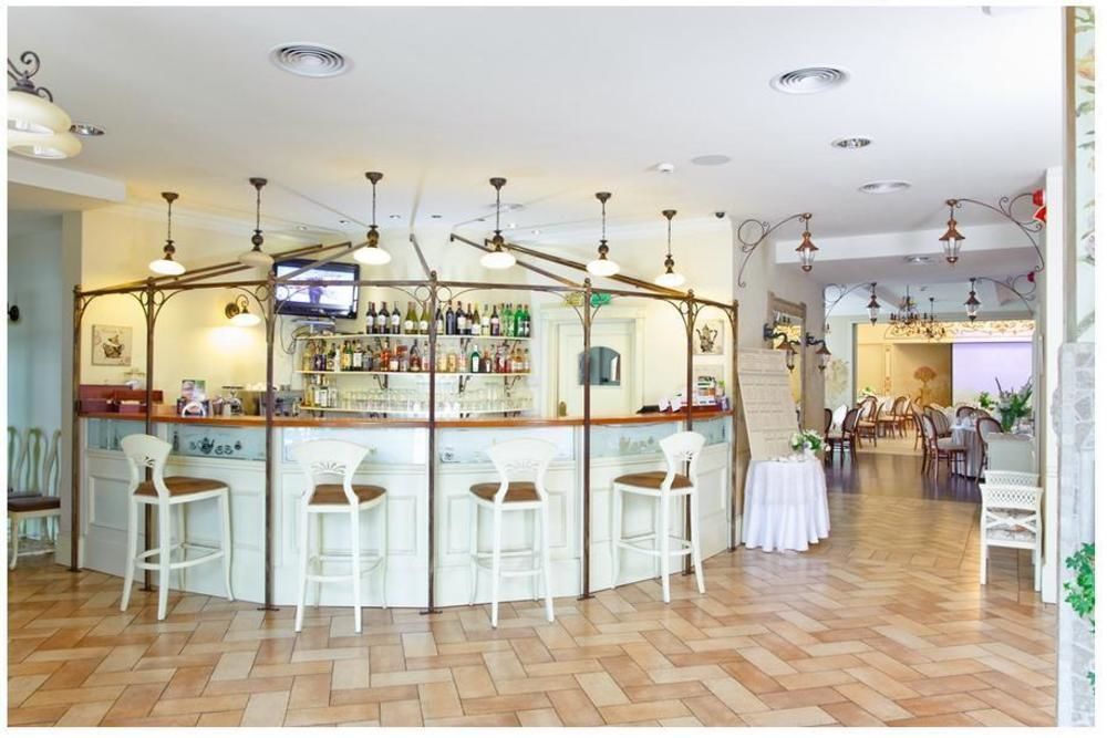 Villa Estera - Hotel & Restauracja Michałowice Eksteriør bilde