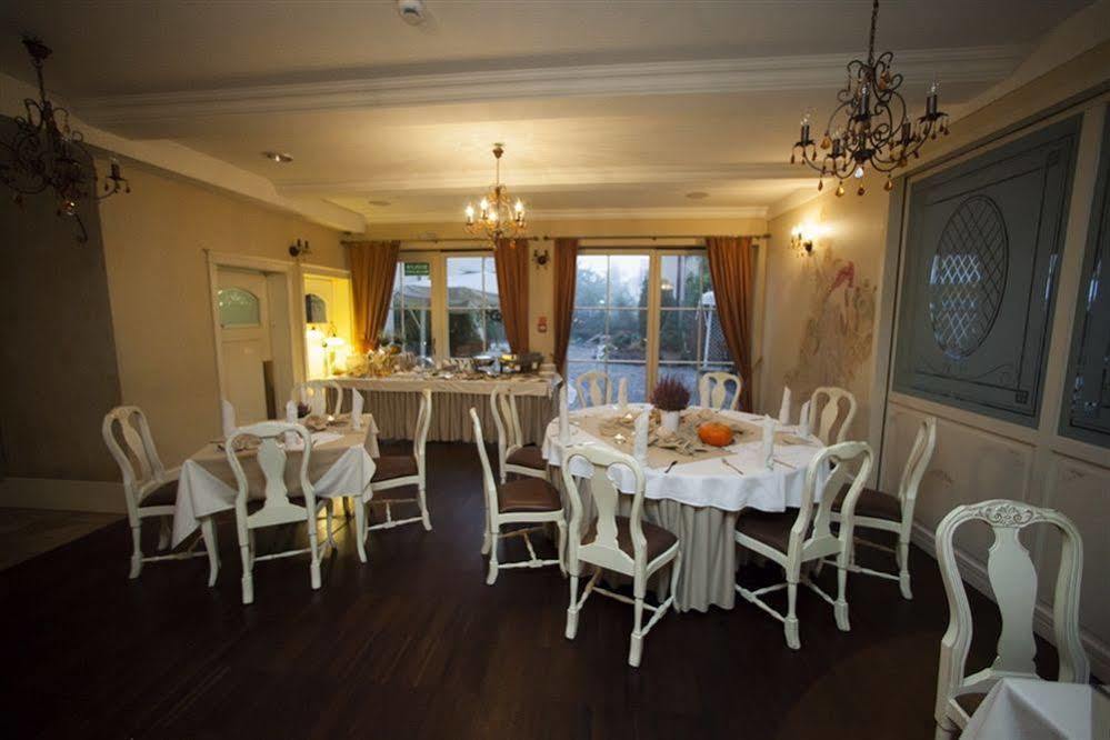 Villa Estera - Hotel & Restauracja Michałowice Eksteriør bilde