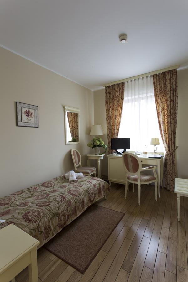 Villa Estera - Hotel & Restauracja Michałowice Eksteriør bilde