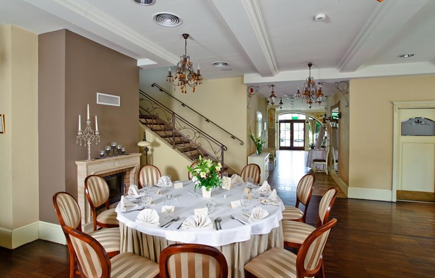 Villa Estera - Hotel & Restauracja Michałowice Eksteriør bilde