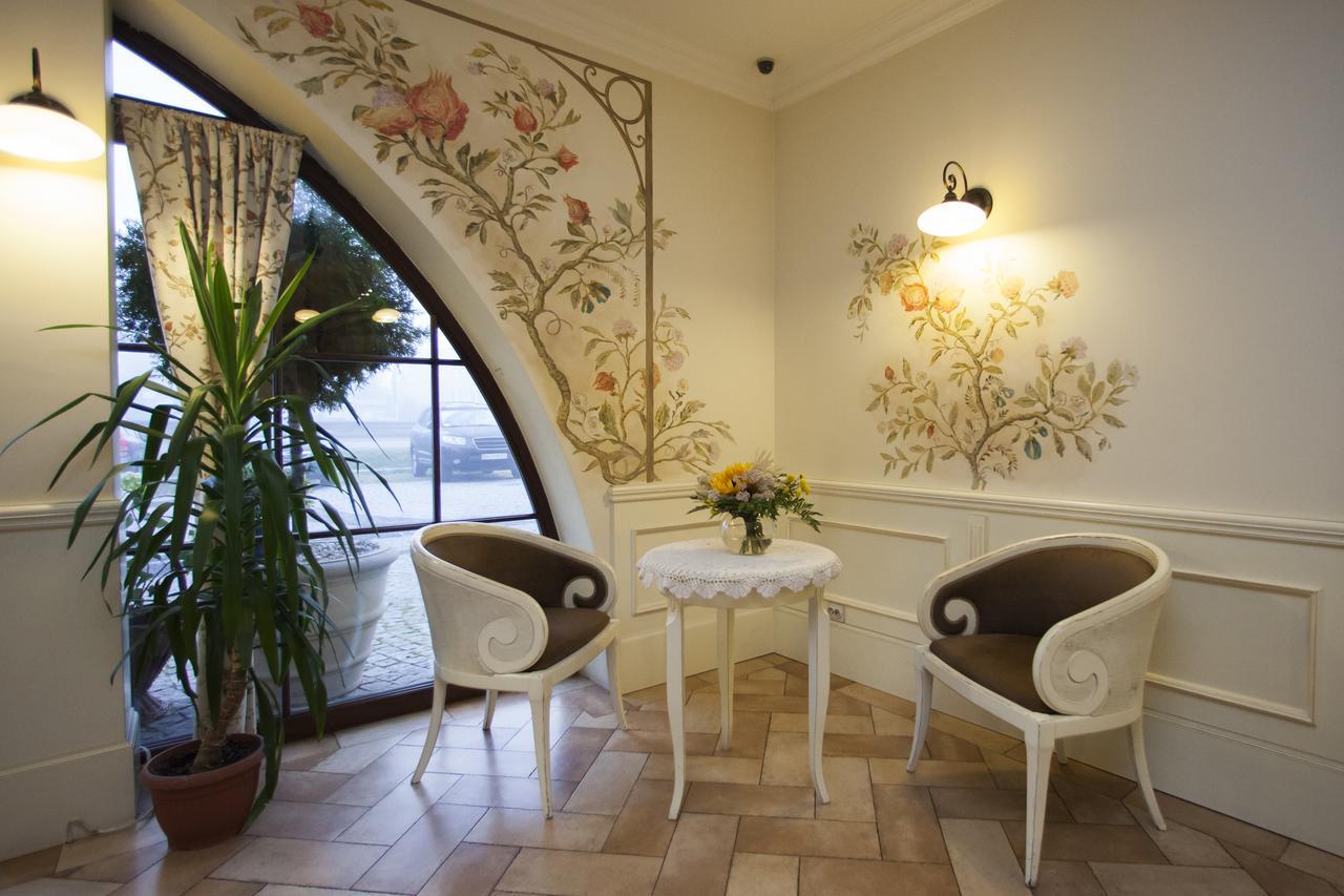 Villa Estera - Hotel & Restauracja Michałowice Eksteriør bilde
